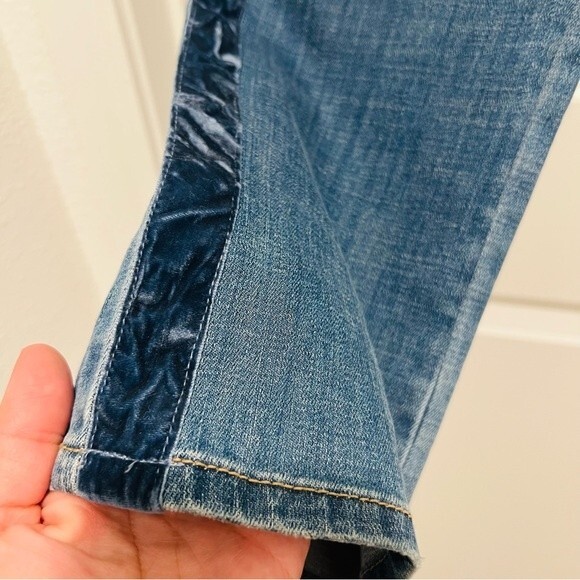 Chico’s So Slimming Velvet Side-Seam Girlfriend Ankle Jeans Women's Sz. 0.5 (6) - Picture 4 of 11